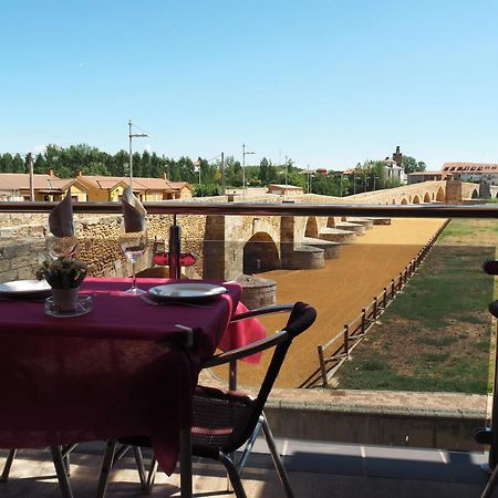 Hostal Don Suero De Quinones Hospital de Órbigo المظهر الخارجي الصورة